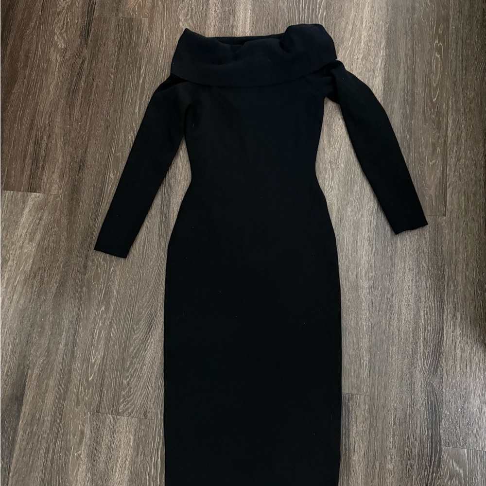 Elegant Off-Shoulder Black Dress - Picture 5 of 7